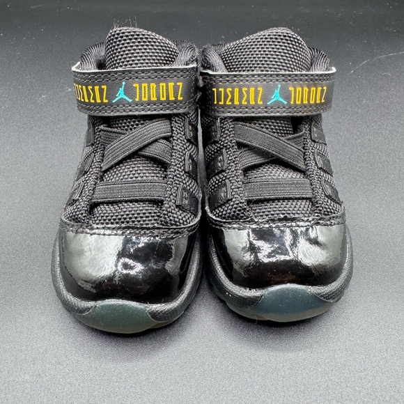 Jordan Kids Black Sneakers with Blue Highlights - Picture 1 of 10